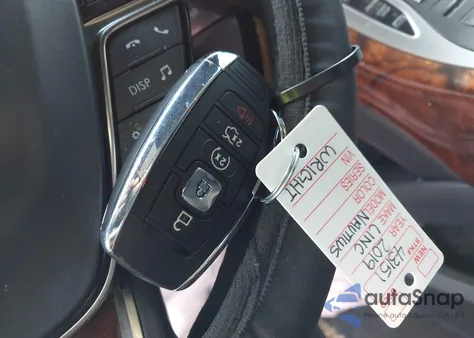 2019 Lincoln Nautilus Reserve z USA, uszkodzony, nr VIN 2LMPJ6L90KBL16914